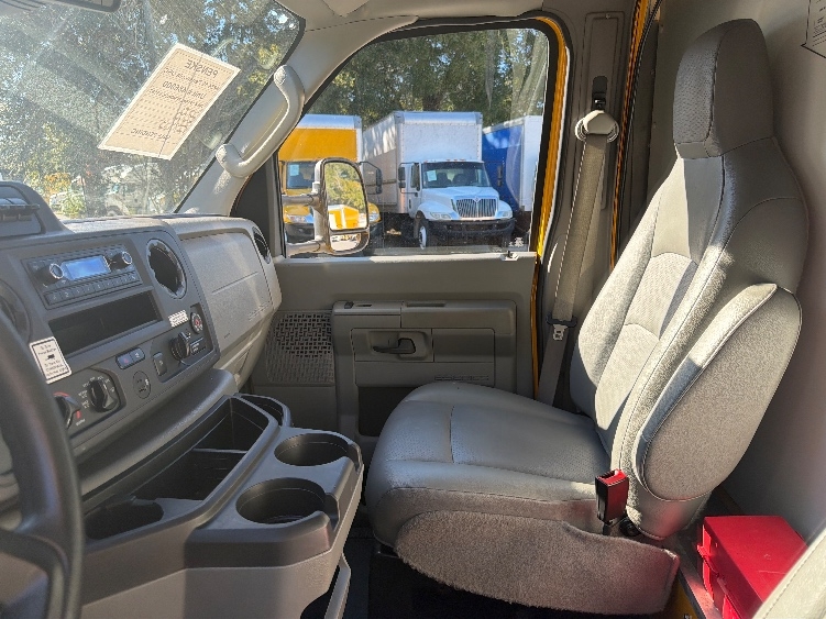 Used 2022 Ford E-350 - photo 21