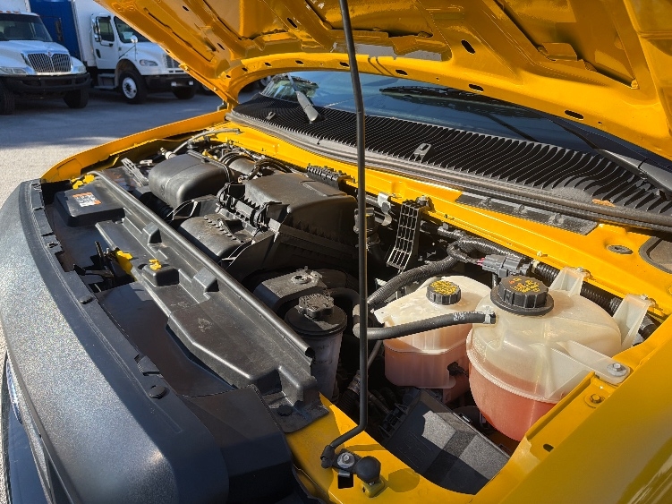 Used 2022 Ford E-350 - photo 26