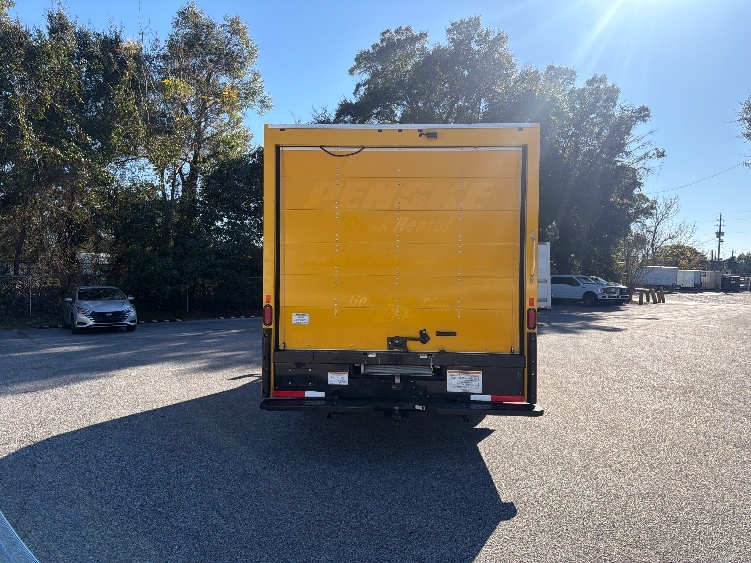Used 2022 Ford E-350 - photo 9