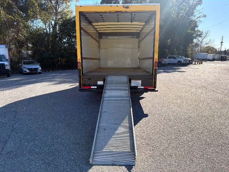 Used 2022 Ford E-350 - photo 11