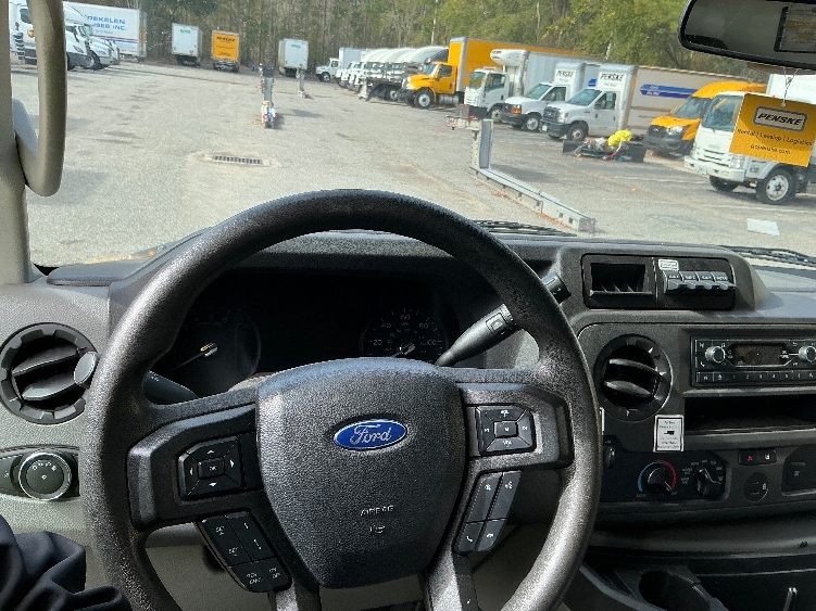 Used 2022 Ford E-350 - photo 19