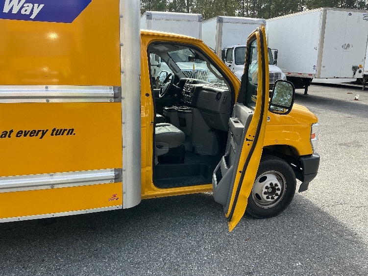 Used 2022 Ford E-350 - photo 21