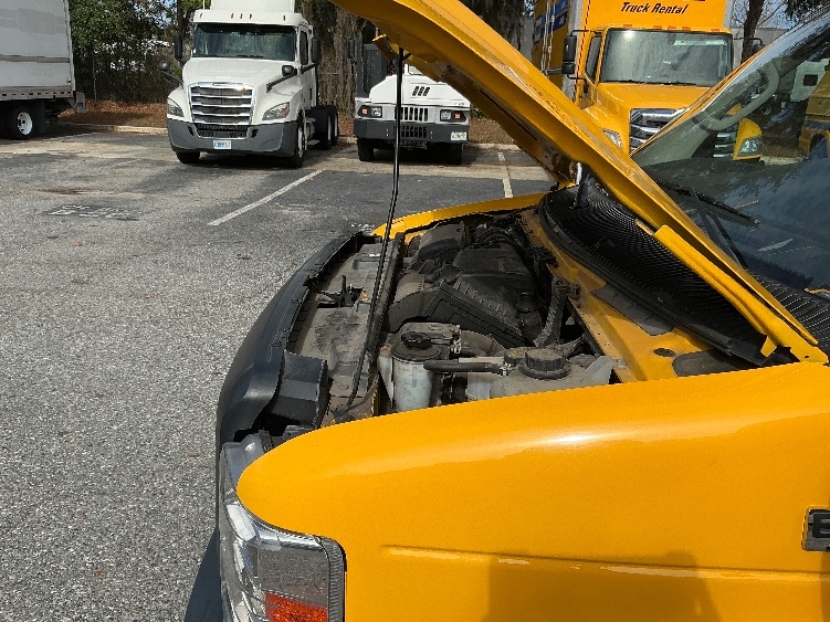 Used 2022 Ford E-350 - photo 25