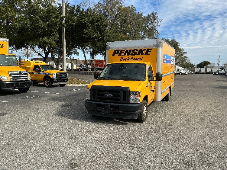 Used 2022 Ford E-350 - photo 5
