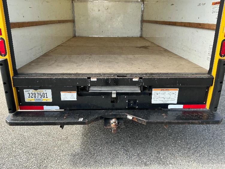 Used 2022 Ford E-350 - photo 11