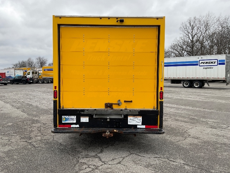 Used 2022 Ford E-350 - photo 9