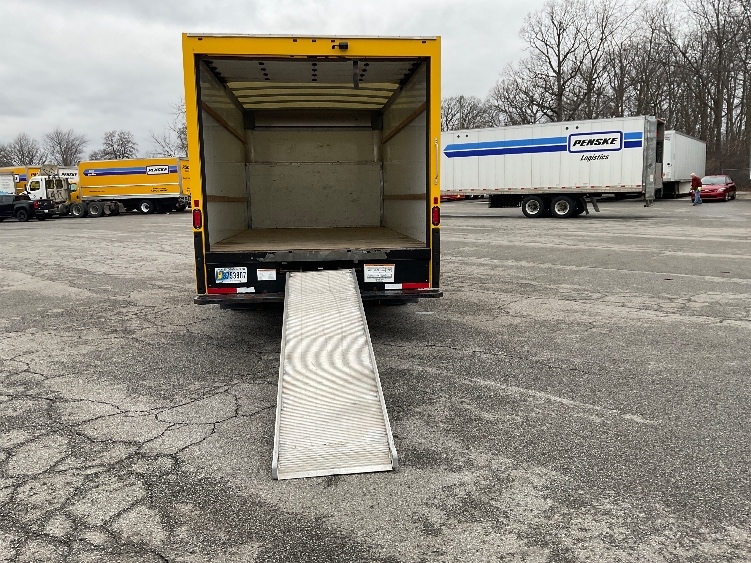 Used 2022 Ford E-350 - photo 11
