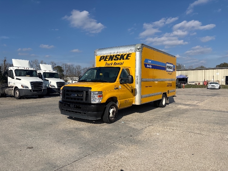 Used 2022 Ford E-350 - photo 5