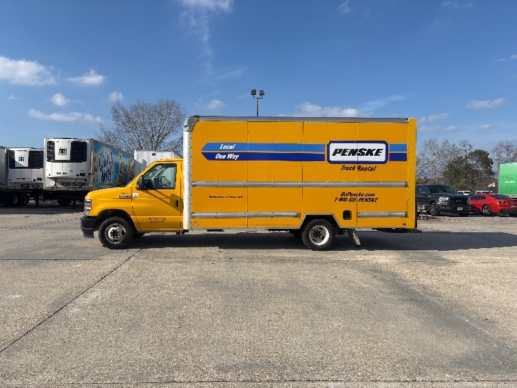 Used 2022 Ford E-350 - photo 6