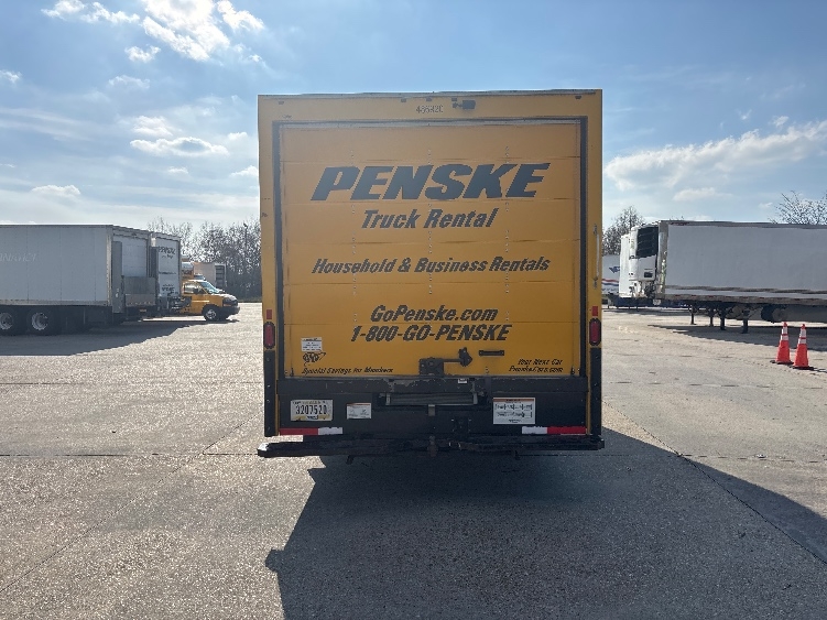 Used 2022 Ford E-350 - photo 9