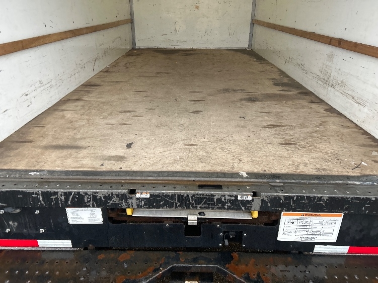Used 2022 Ford E-350 - photo 12