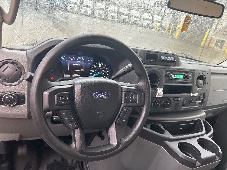Used 2022 Ford E-350 - photo 20