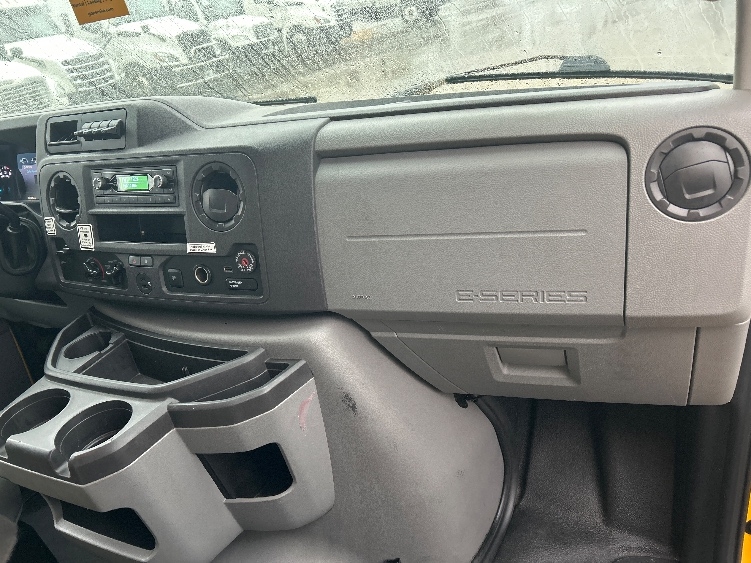 Used 2022 Ford E-350 - photo 23