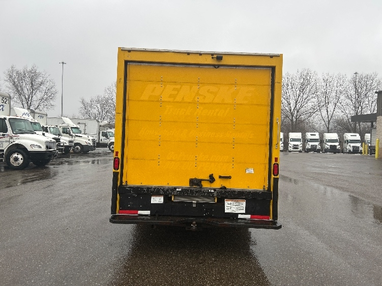 Used 2022 Ford E-350 - photo 9