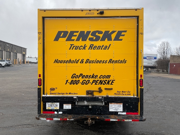 Used 2022 Ford E-350 - photo 9