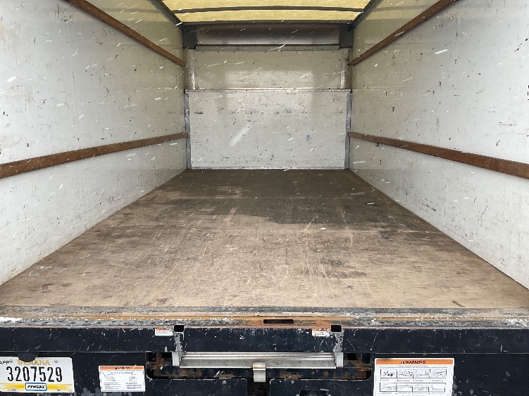 Used 2022 Ford E-350 - photo 11