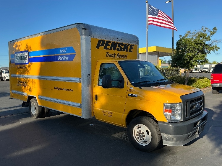 Used 2022 Ford E-350 - photo 1