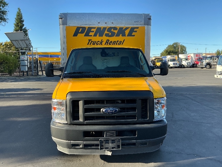 Used 2022 Ford E-350 - photo 2