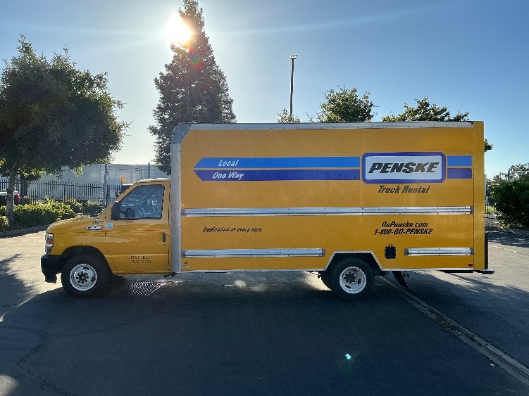 Used 2022 Ford E-350 - photo 6