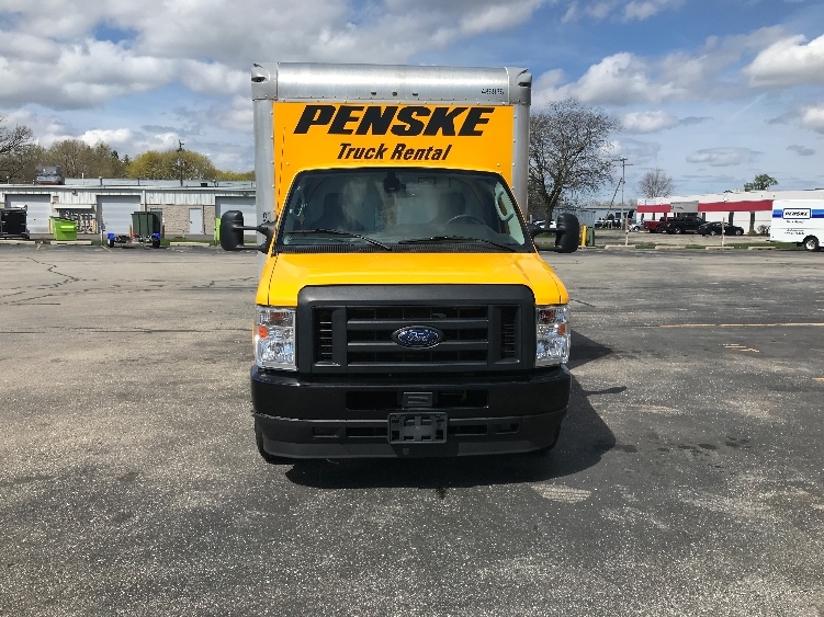 Used 2022 Ford E-350 - photo 2