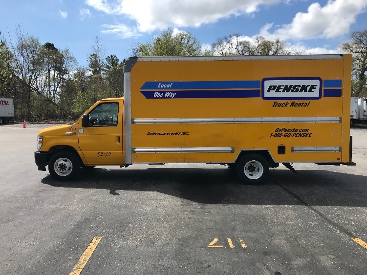 Used 2022 Ford E-350 - photo 6