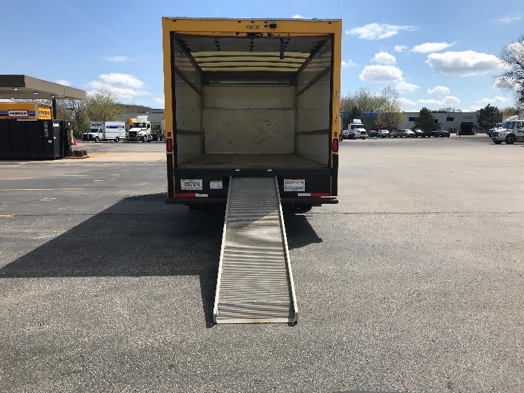 Used 2022 Ford E-350 - photo 11
