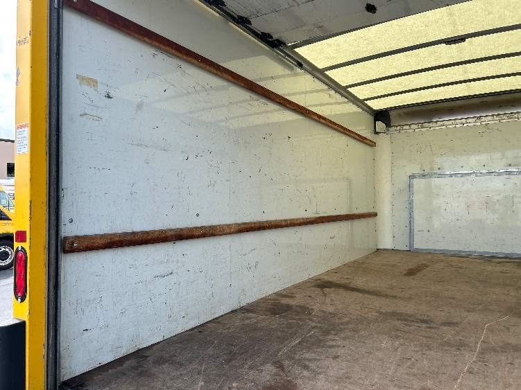 Used 2022 Ford E-350 - photo 13
