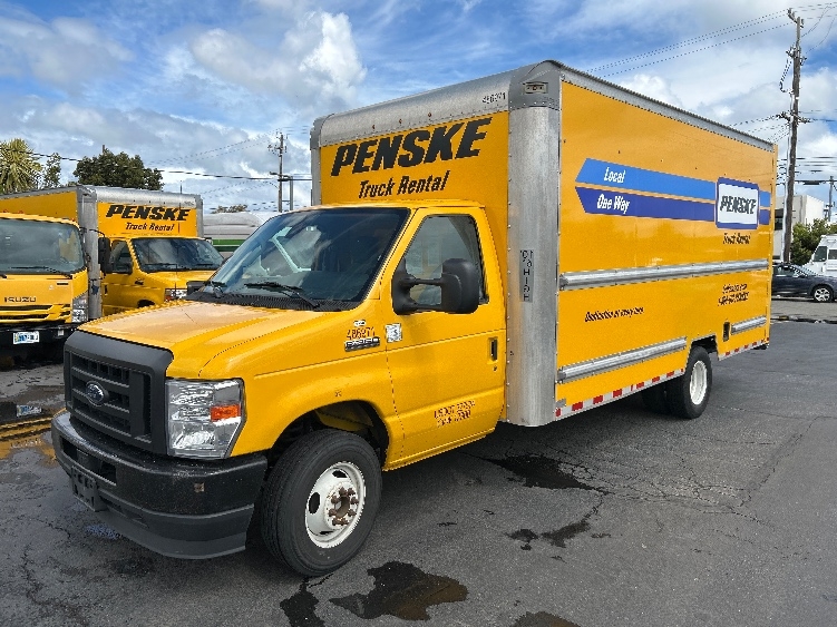 Used 2022 Ford E-350 - photo 5