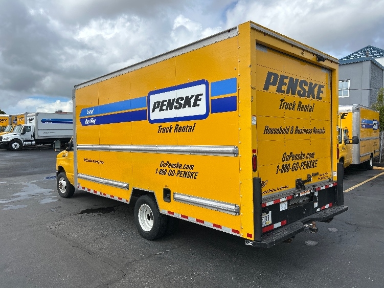 Used 2022 Ford E-350 - photo 8