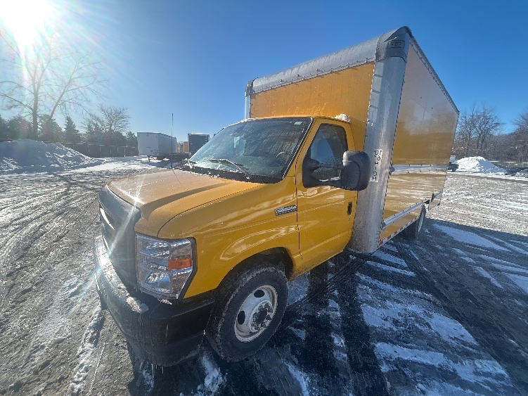 Used 2022 Ford E-350 - photo 5