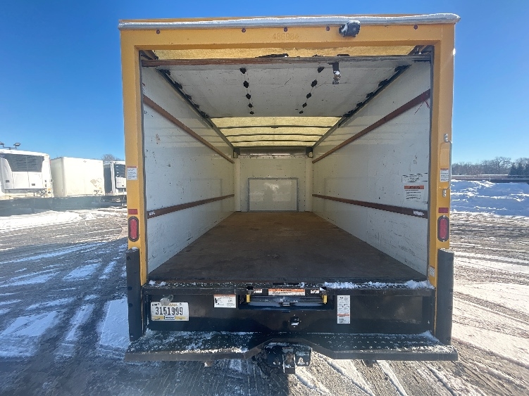 Used 2022 Ford E-350 - photo 10