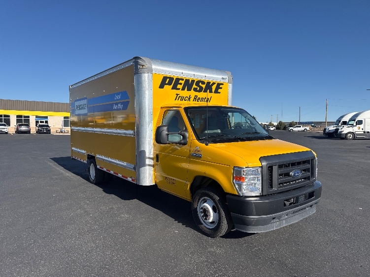 Used 2022 Ford E-350 - photo 1