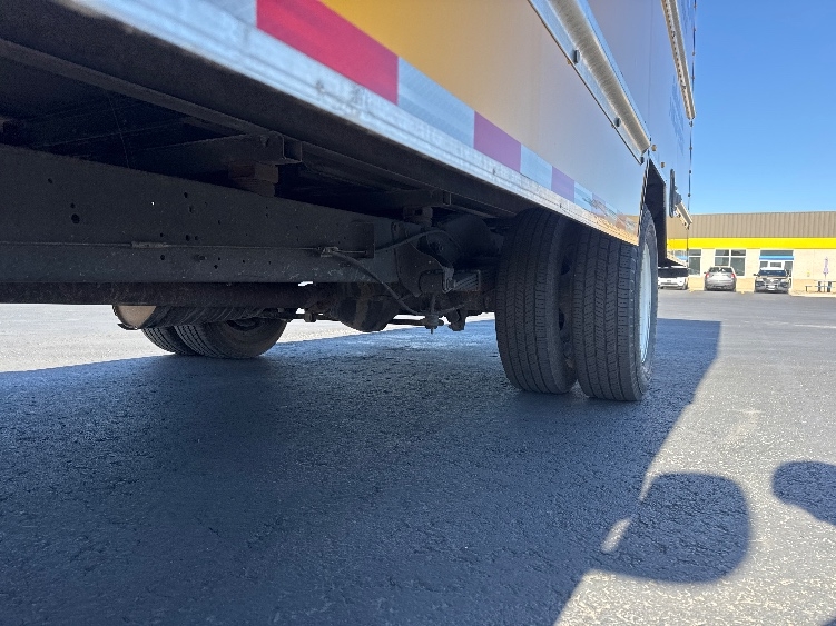 Used 2022 Ford E-350 - photo 7
