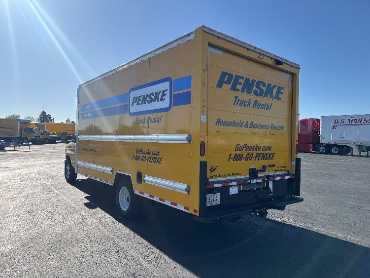 Used 2022 Ford E-350 - photo 8