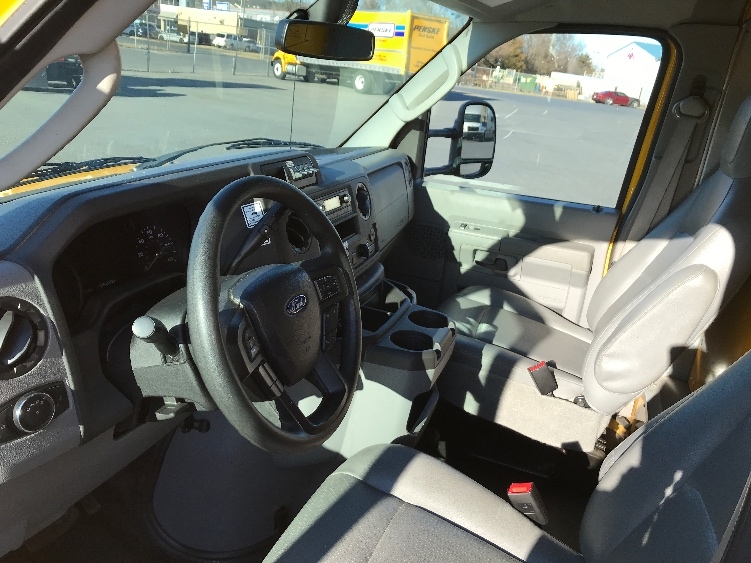 Used 2022 Ford E-350 - photo 19