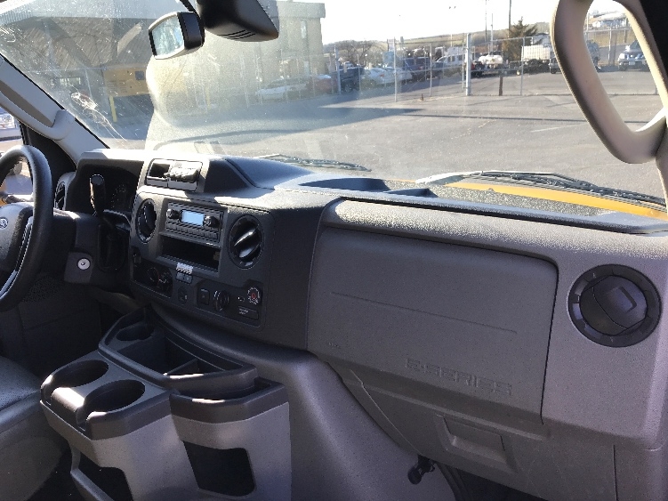 Used 2022 Ford E-350 - photo 23