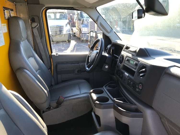 Used 2022 Ford E-350 - photo 24
