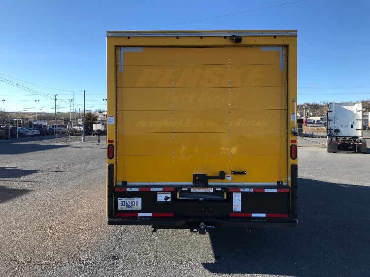 Used 2022 Ford E-350 - photo 9