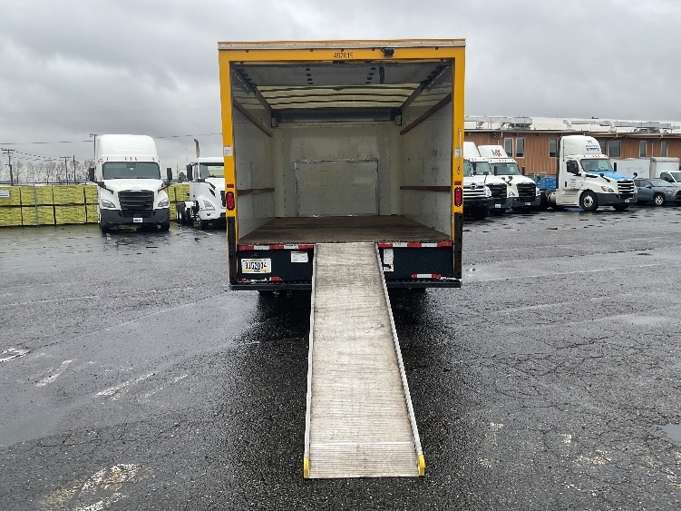 Used 2022 Ford E-350 - photo 11