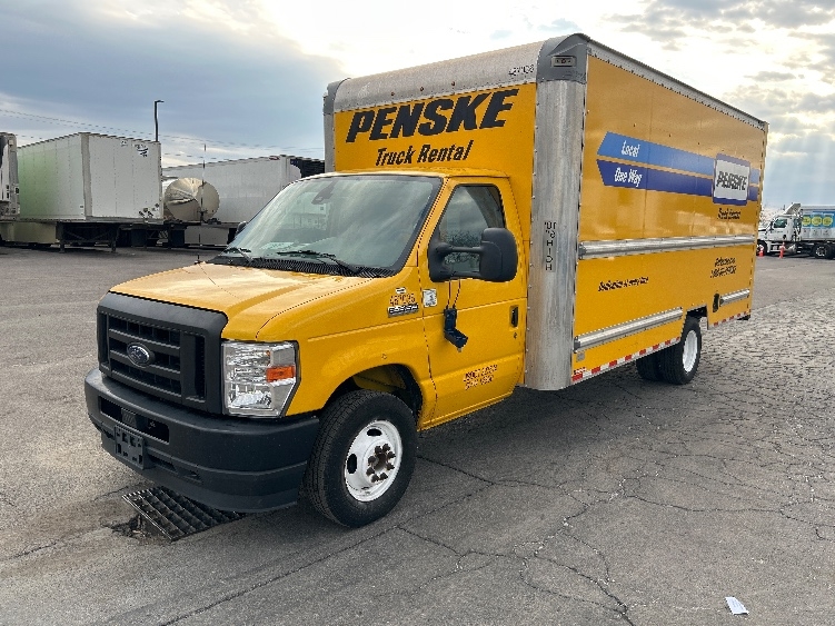 Used 2022 Ford E-350 - photo 5