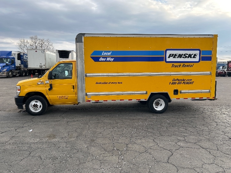 Used 2022 Ford E-350 - photo 6
