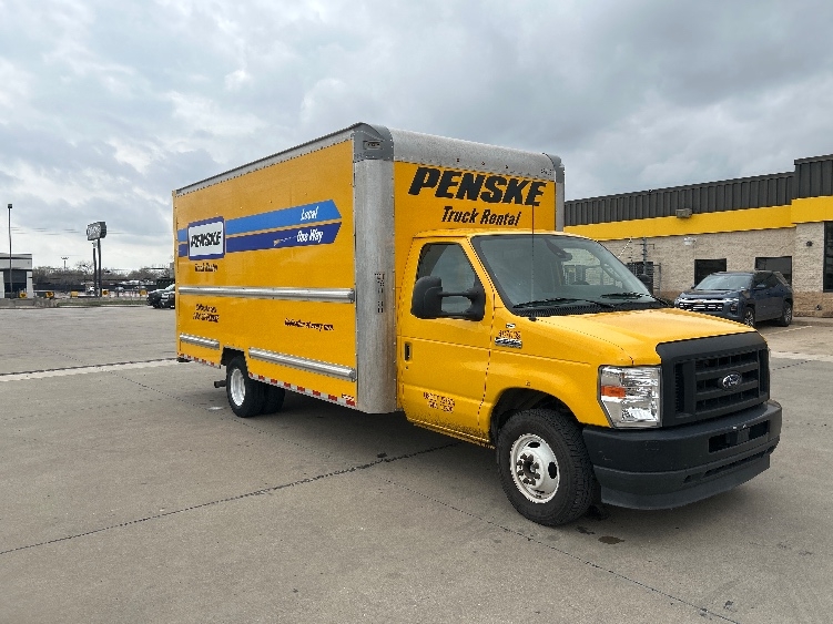 Used 2022 Ford E-350 - photo 1