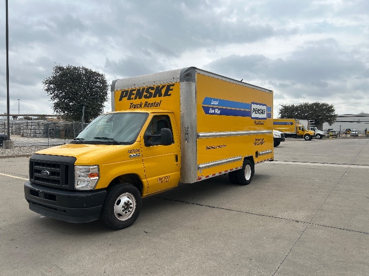 Used 2022 Ford E-350 - photo 5