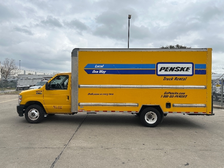Used 2022 Ford E-350 - photo 6