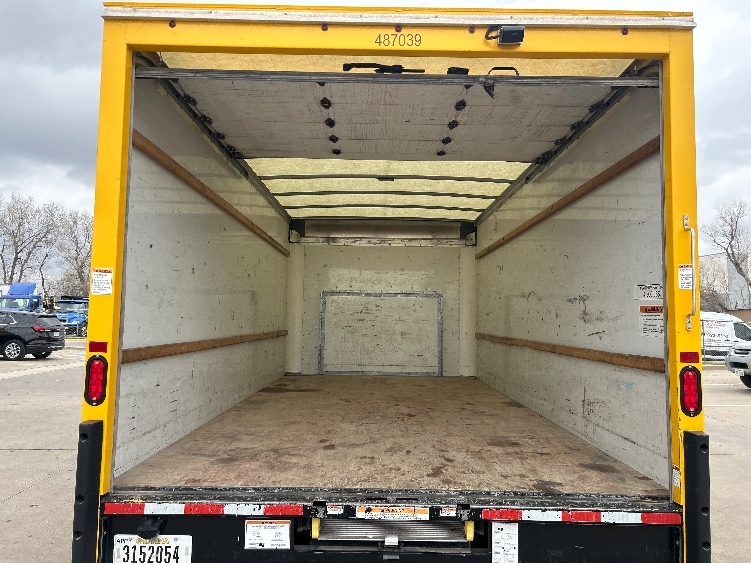 Used 2022 Ford E-350 - photo 10
