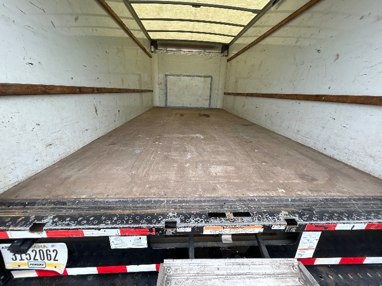 Used 2022 Ford E-350 - photo 12