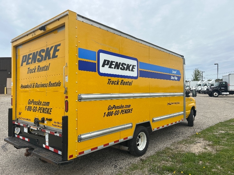 Used 2022 Ford E-350 - photo 15