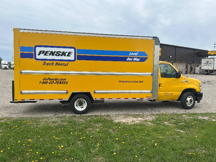 Used 2022 Ford E-350 - photo 17