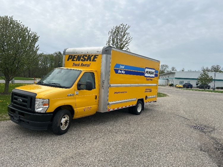 Used 2022 Ford E-350 - photo 5