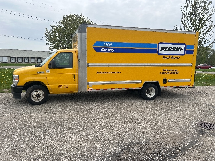 Used 2022 Ford E-350 - photo 6